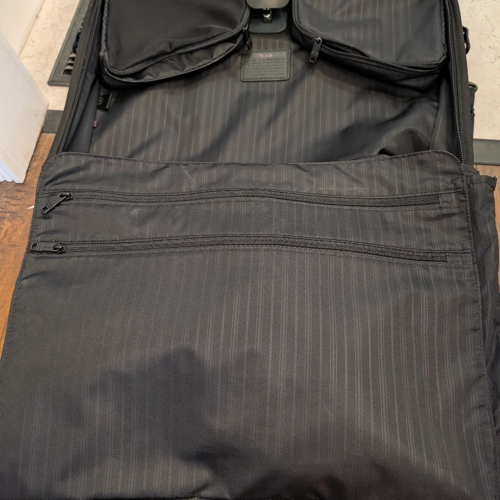 🖤 Vintage TUMI Alpha Nylon Professional Hangable Multipocket Garment Bag, Black